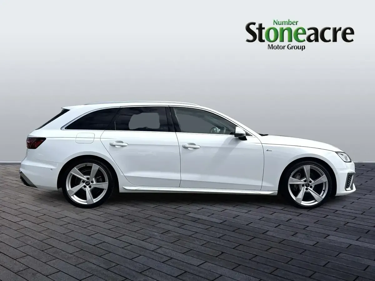 Used Audi A4 S-Line 204 HP (150 kW) 2024 White Estate