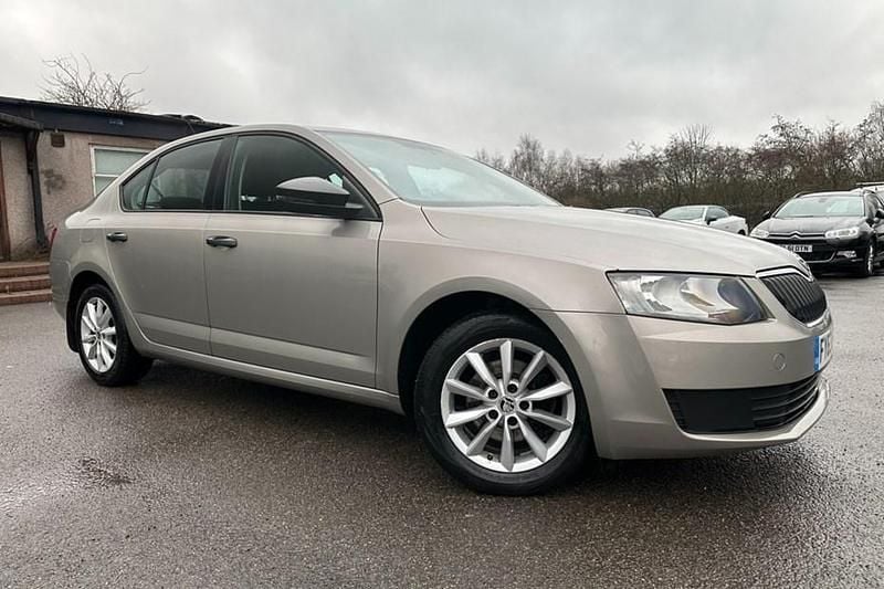 Beige Used 2013 Skoda Octavia Hatchback | £3,695 (Fair price) - Image 1/1
