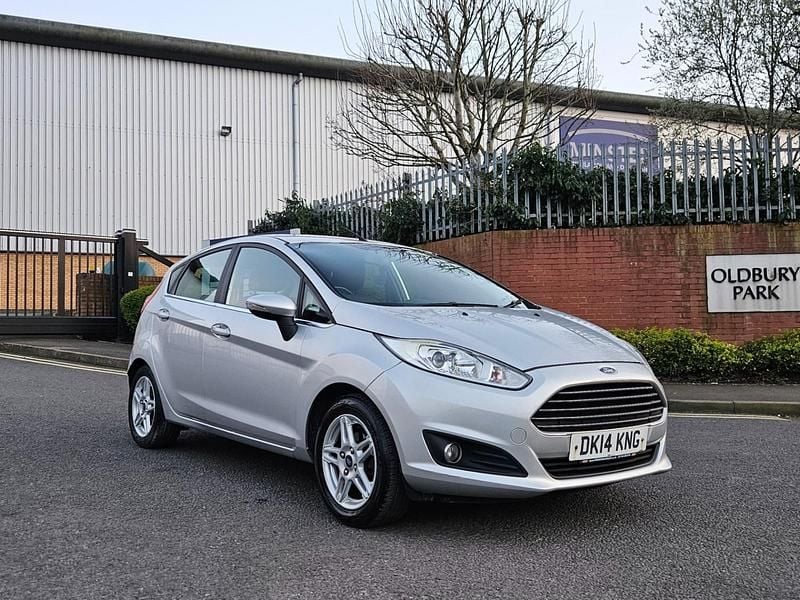 Used Ford Fiesta Zetec 75 HP (55 kW) 2014 Silver Hatchback