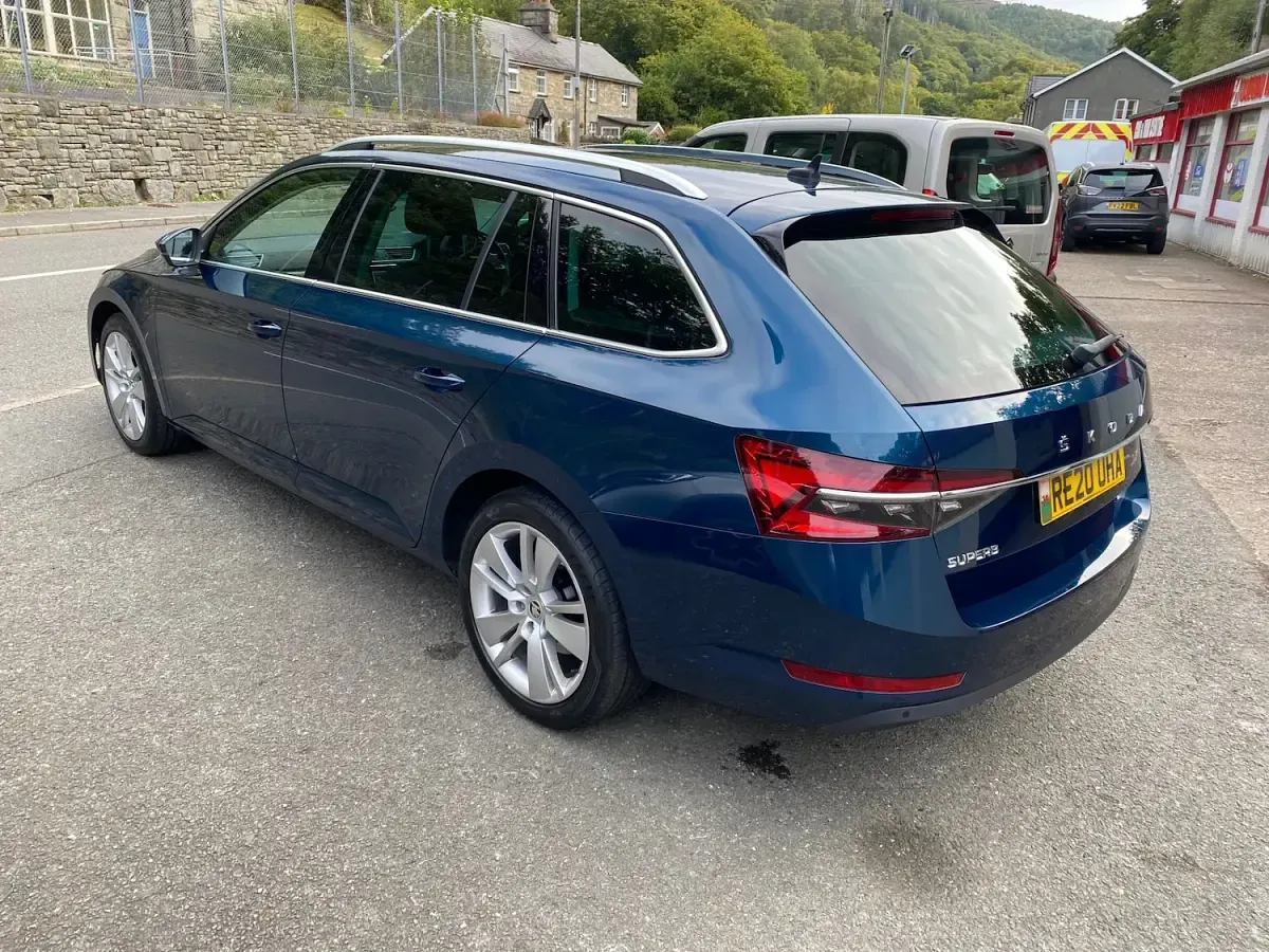 Used Skoda Superb SE L 150 HP (110 kW) 2020 Blue Estate