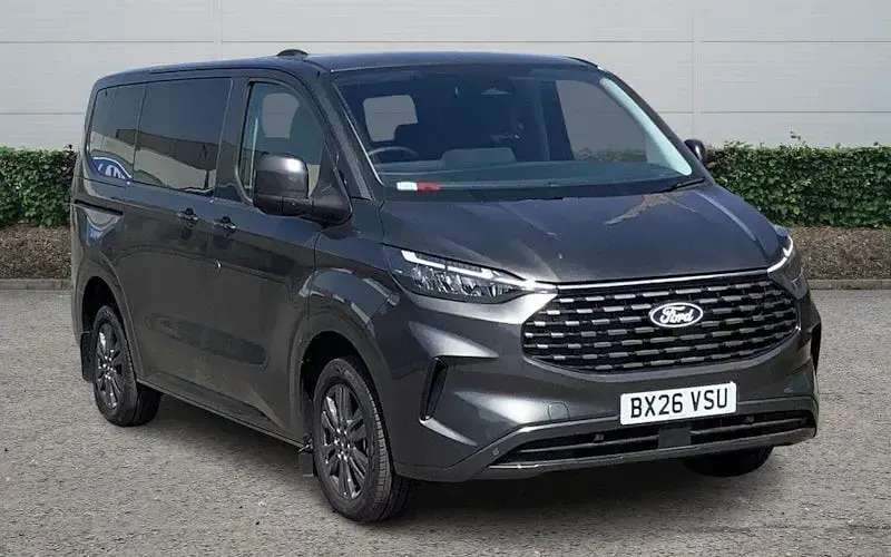 Usado Ford Tourneo Titanium 136 CV (100 kW) 2025 Monovolumen