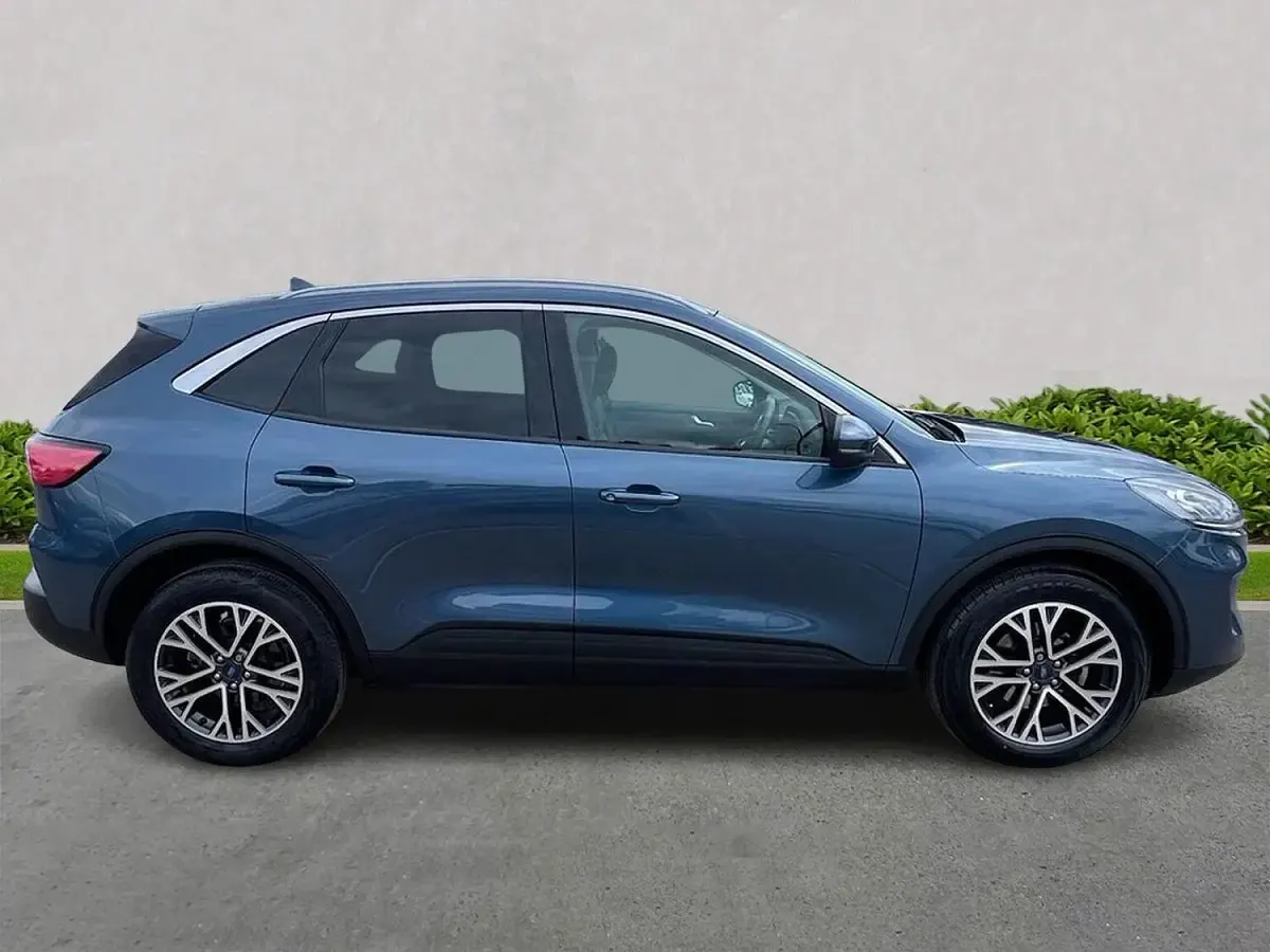 Used Ford Kuga Titanium 150 HP (110 kW) 2023 Blue SUV