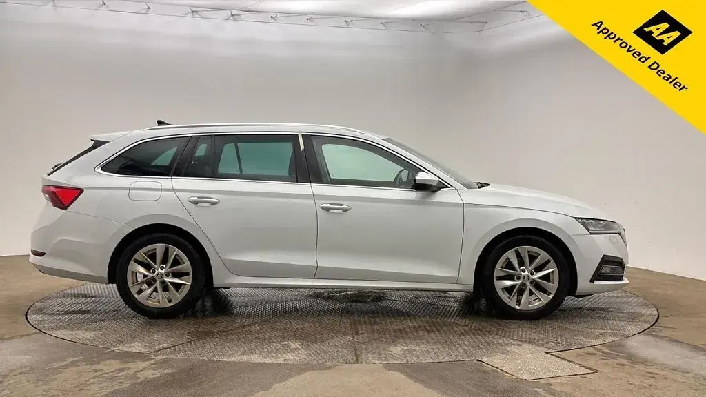 Used Skoda Octavia SE L 2021 White Estate