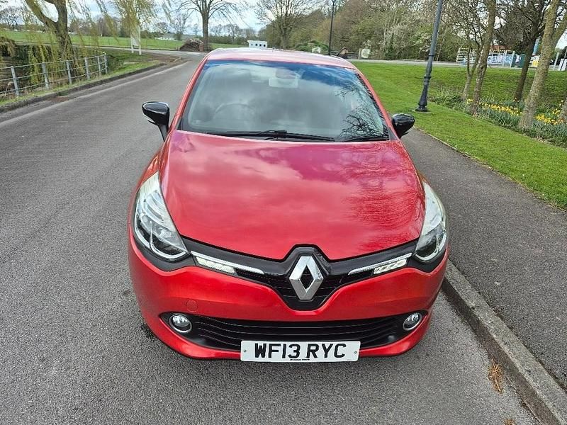 Used Renault Clio IV Dynamique 75 HP (55 kW) 2013 Red Hatchback