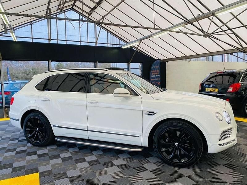 Used Bentley Bentayga 2019 White SUV