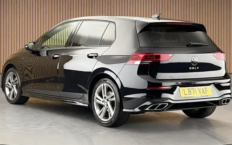 Used VW Golf VIII R-line 150 HP (110 kW) 2022 Black Hatchback