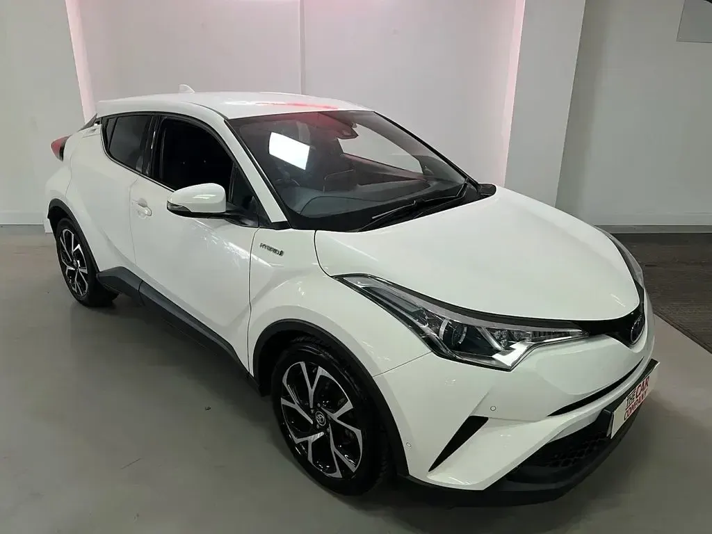 Used Toyota C-HR Design 122 HP (89 kW) 2019 White SUV