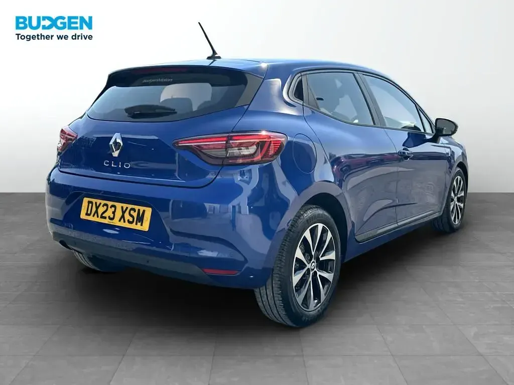 Used Renault Clio Evolution 90 HP (66 kW) 2023 Blue Hatchback