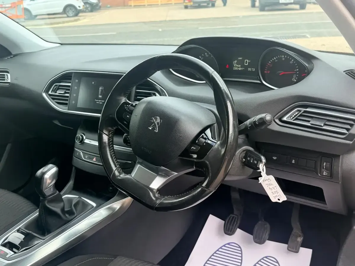 Used Peugeot 308 Active 2014 Silver Hatchback