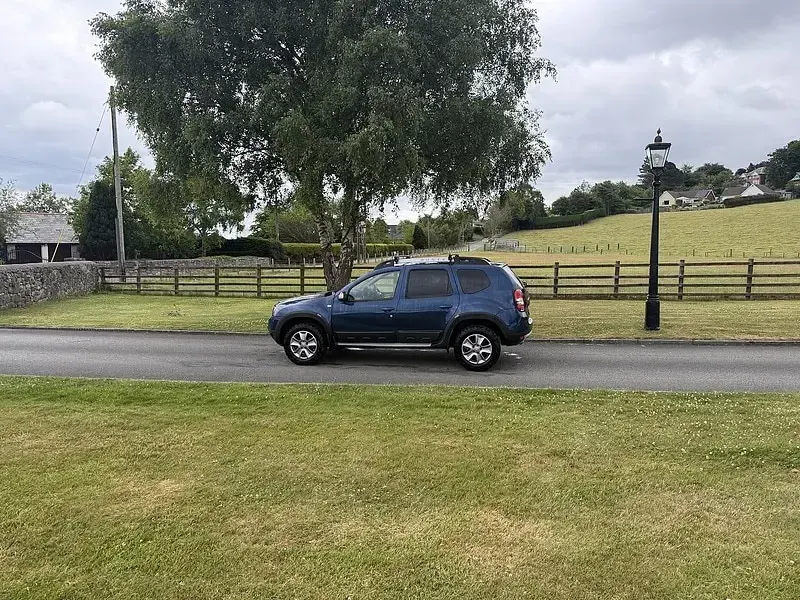 Used Dacia Duster Lauréate 110 HP (80 kW) 2018 Blue SUV