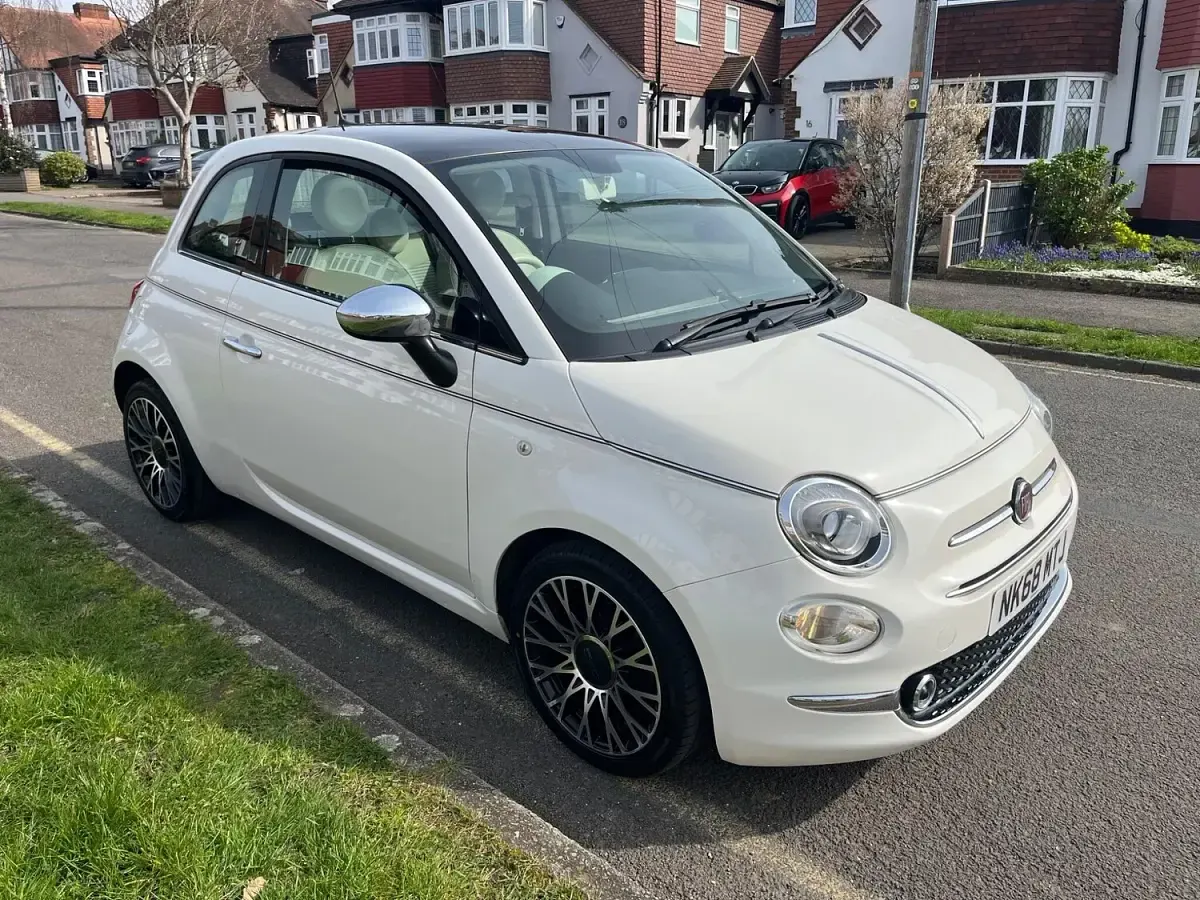 Used Fiat 500 Collezione 69 HP (50 kW) 2018 White Hatchback