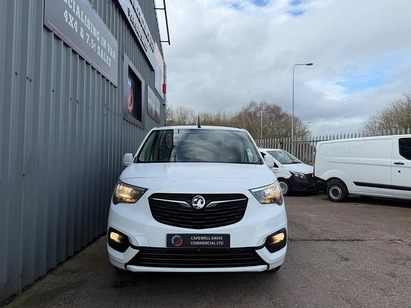 Used Vauxhall Combo Sportive 2021 White MPV