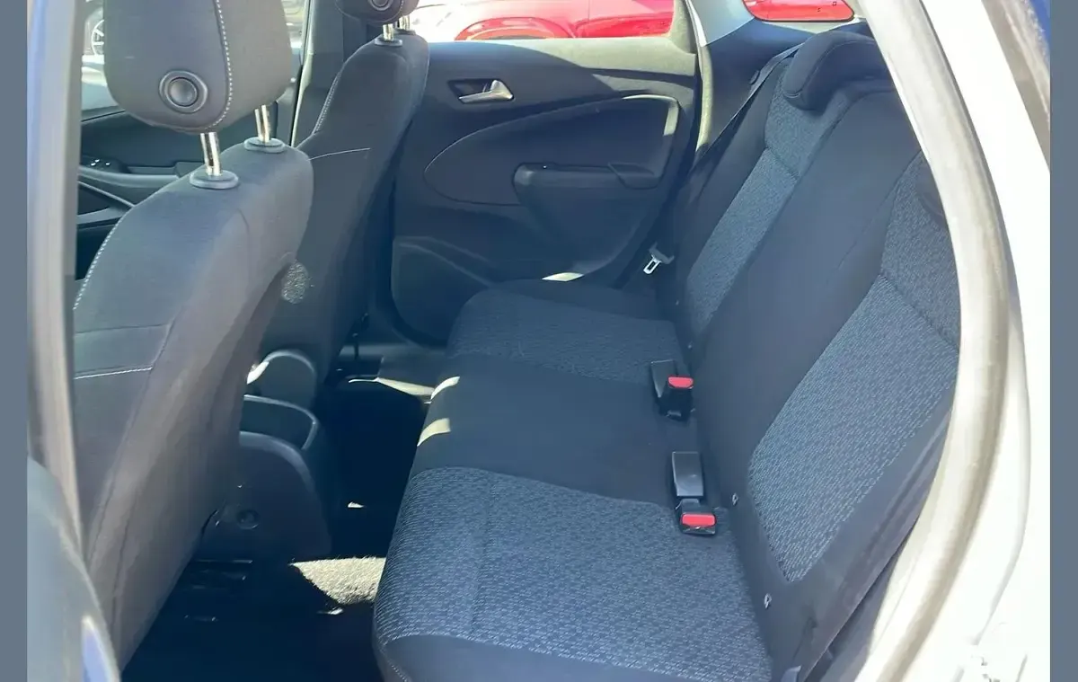 Used Vauxhall Crossland X 83 HP (61 kW) 2019 Silver SUV