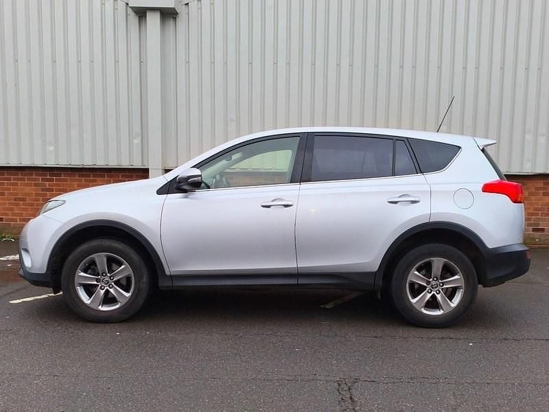 Used Toyota RAV4 Business Edition 124 HP (91 kW) 2015 Silver SUV