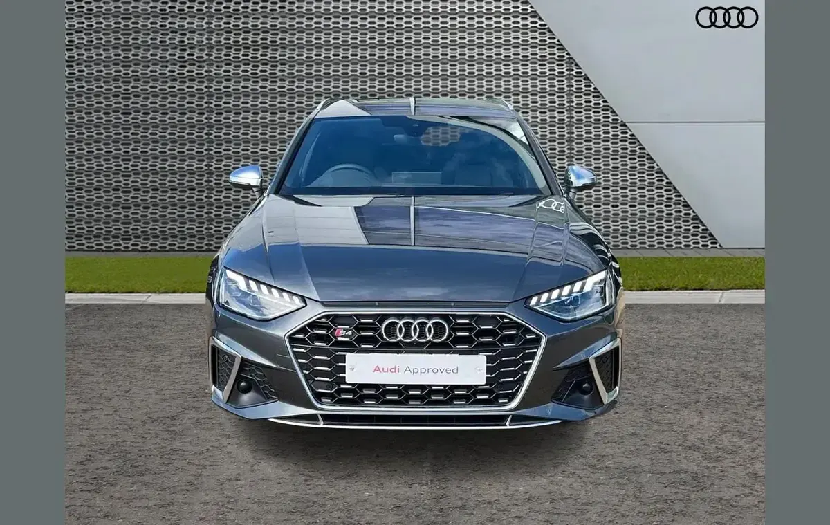 Used Audi A4 Design 336 HP (247 kW) 2024 Grey Estate