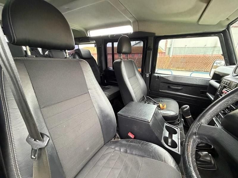 Used Land Rover Defender 122 HP (89 kW) 2008 Black Estate