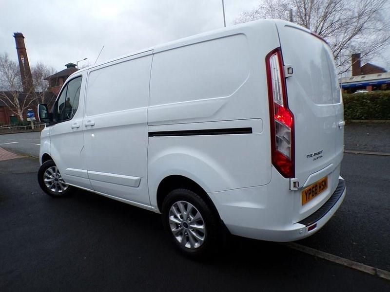 Used Ford Transit Custom Limited 130 HP (95 kW) 2018 White Van