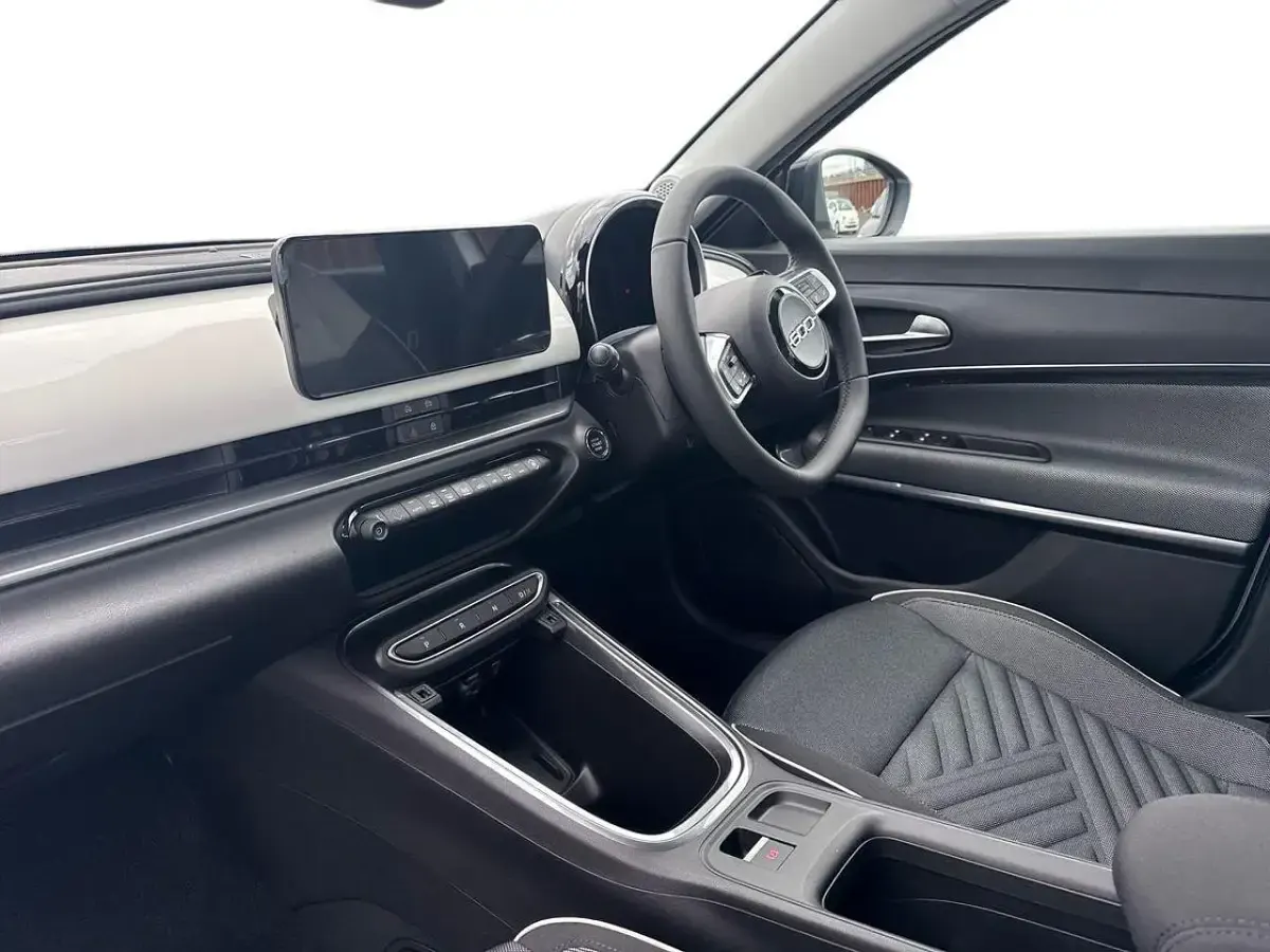 New Fiat 600 Icon 99 HP (72 kW) 2026 White SUV