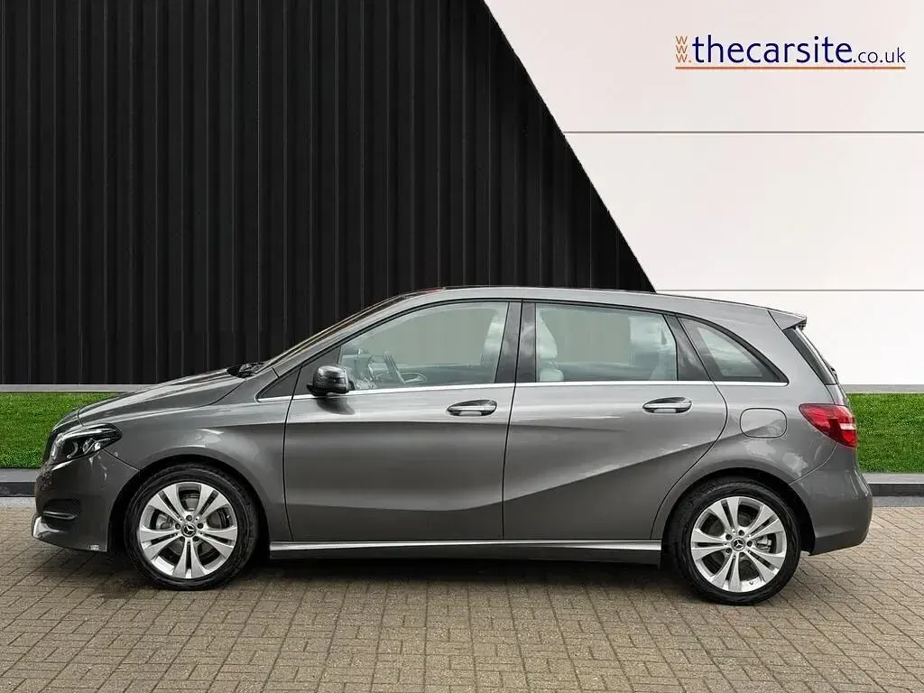 Used Mercedes B200 Premium Plus 156 HP (114 kW) 2017 Grey Hatchback