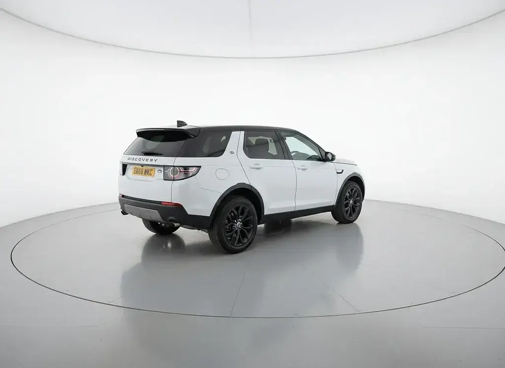 Used Land Rover Discovery Sport Landmark 180 HP (132 kW) 2019 White SUV