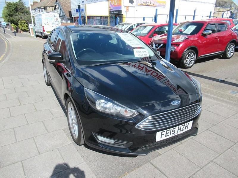 Używany Ford Focus Zetec 2015 Czarny Hatchback