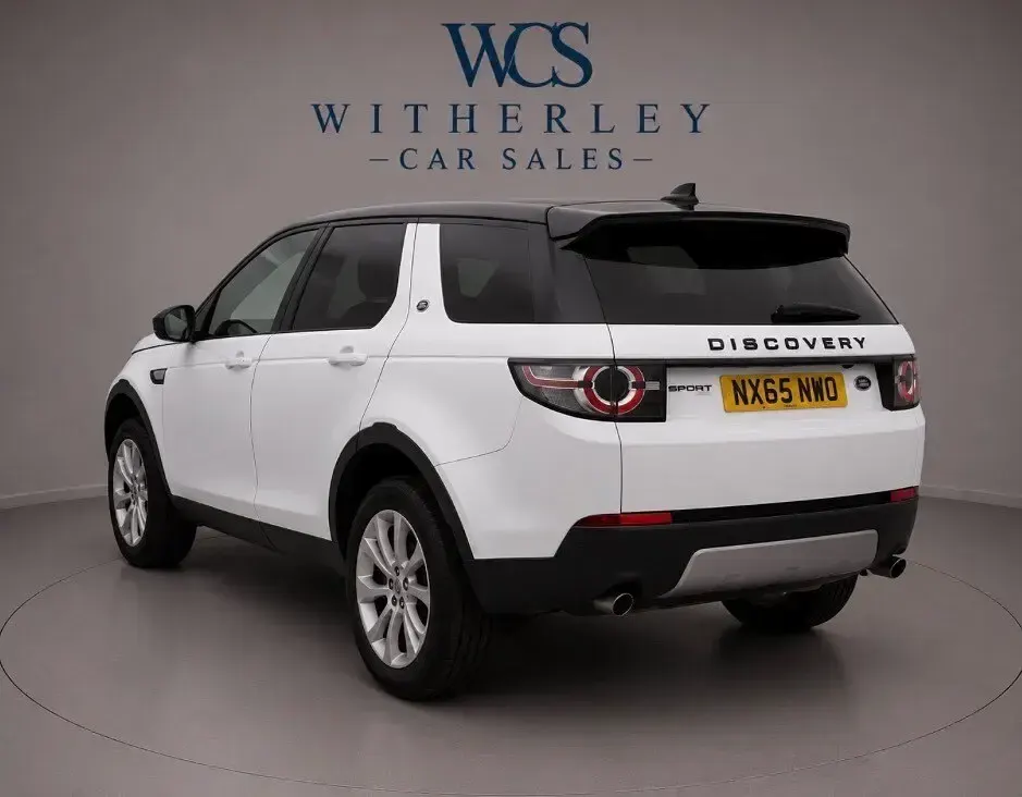 Used Land Rover Discovery Sport HSE 180 HP (132 kW) 2015 White SUV