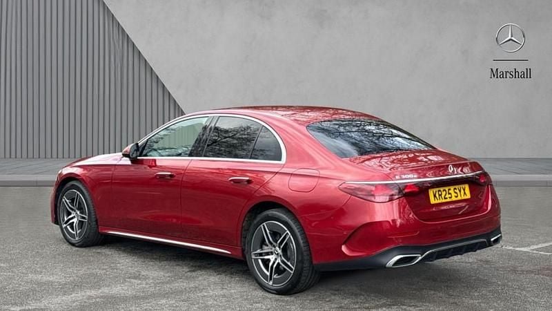 Used Mercedes E300 AMG Line Premium 313 HP (230 kW) 2025 Red