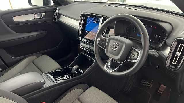 Used Volvo XC40 Plus 161 HP (118 kW) 2024 Blue SUV