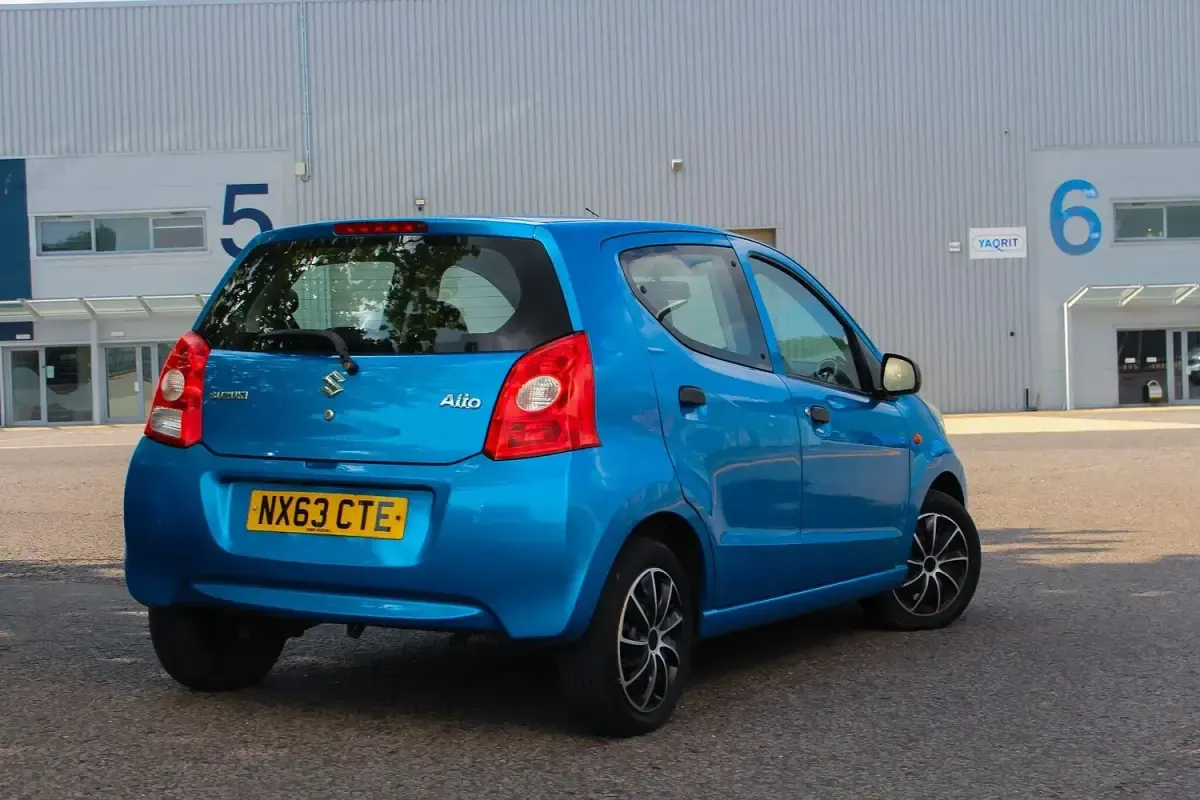 Used Suzuki Alto 68 HP (50 kW) 2013 Blue Hatchback