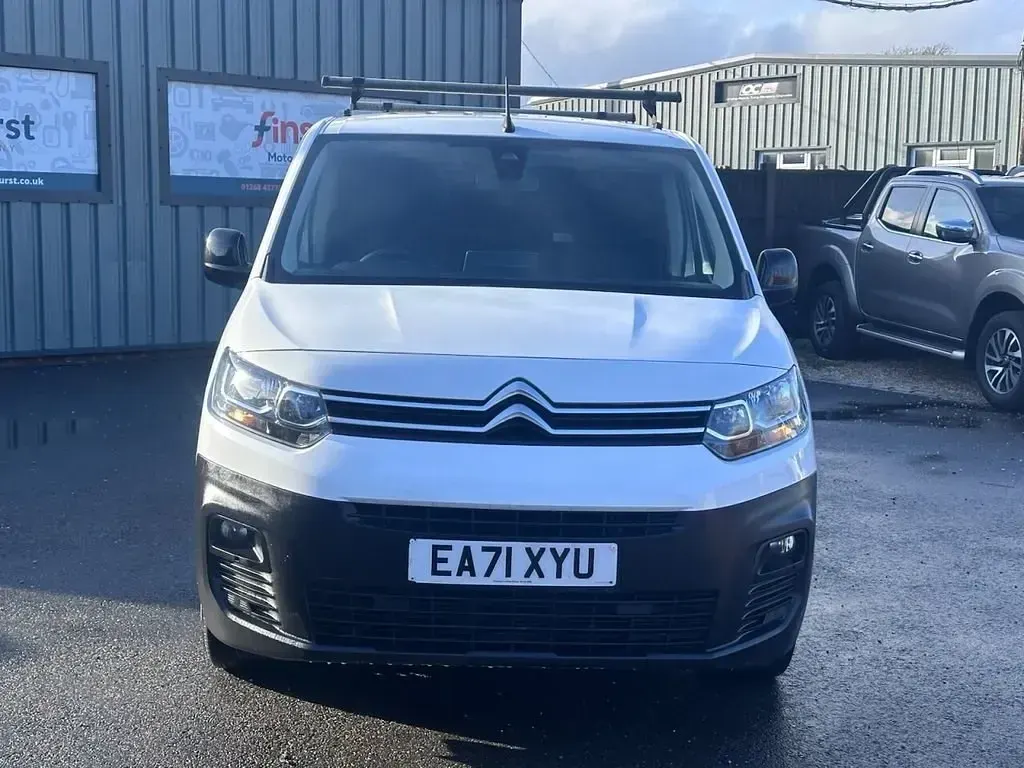 Usado Citroën Berlingo 130 HP (95 kW) 2021 Branco Monovolume