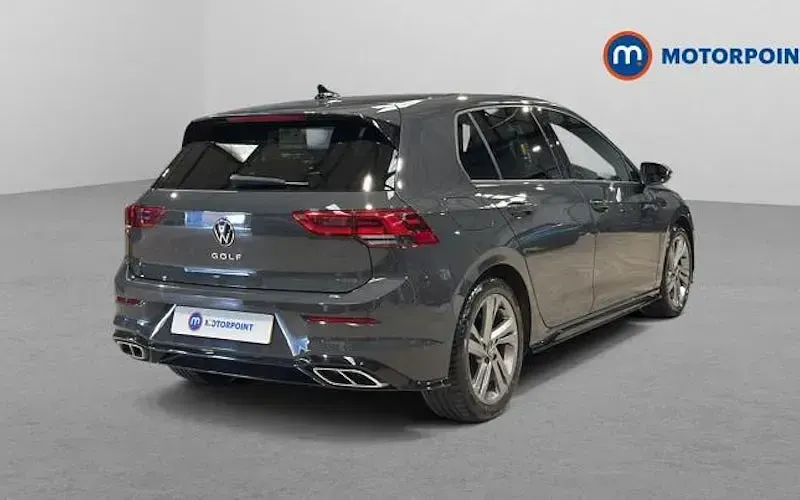 Used VW Golf VIII R-line 131 HP (96 kW) 2024 Hatchback