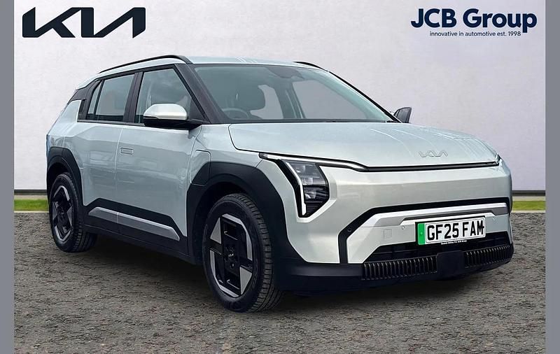 Silver Used 2025 Kia EV3 Air SUV | £28,795 (Good price) - Image 1/4
