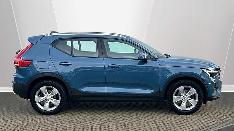 Used Volvo XC40 Core 163 HP (119 kW) 2022 Blue SUV