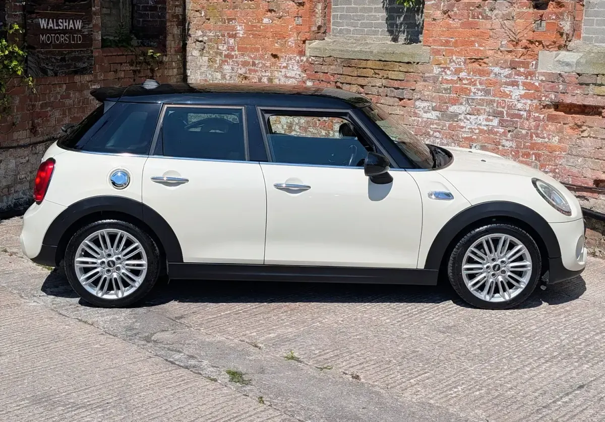 Used Mini Cooper S Hatch 2015 White Hatchback