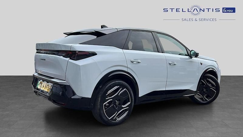 Used Peugeot e-3008 GT 152 kW (207 HP) 2024 White SUV