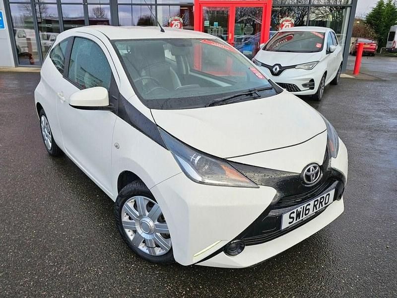 White Used 2016 Toyota Aygo X-play Hatchback | £5,495 (Fair price) - Image 1/4