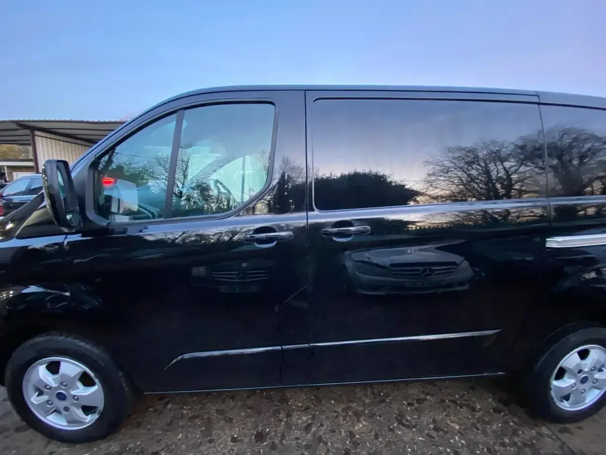 Used Ford Transit Custom Limited 170 HP (125 kW) 2017 Black Van