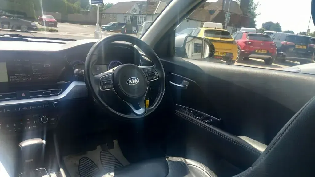 Used Kia Niro 139 HP (102 kW) 2020 Silver SUV