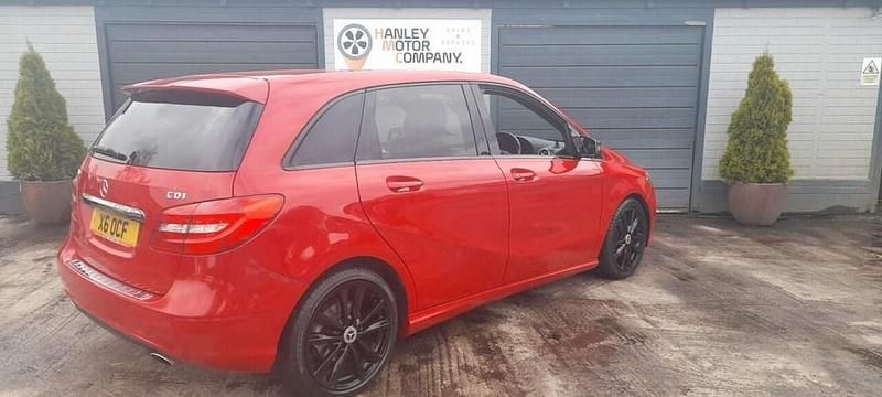 Used Mercedes B180 109 HP (80 kW) 2013 Red MPV