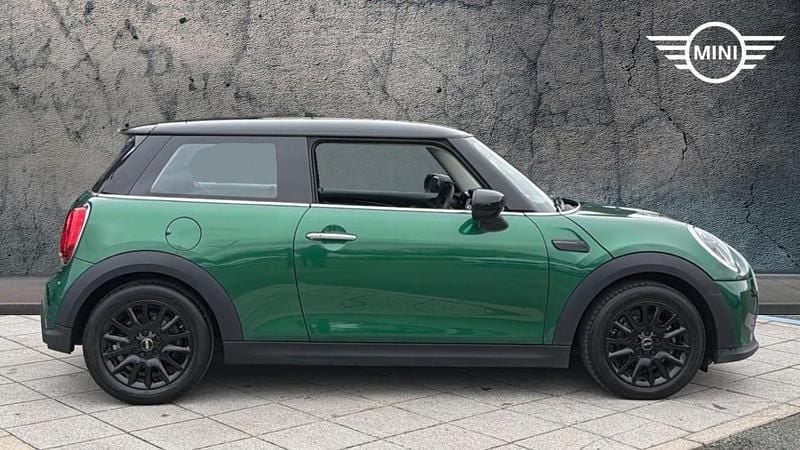 Used Mini Cooper Classic 134 HP (98 kW) 2022 Green Hatchback