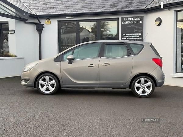 Used Vauxhall Meriva 99 HP (72 kW) 2015 Brown MPV