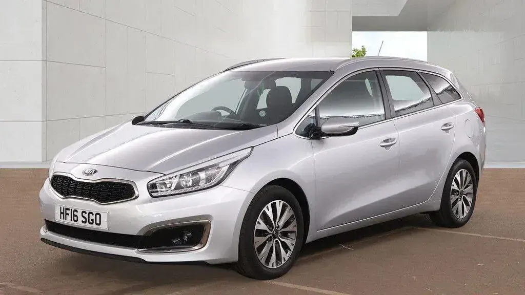 Used Kia Ceed 136 HP (100 kW) 2016 Silver Hatchback
