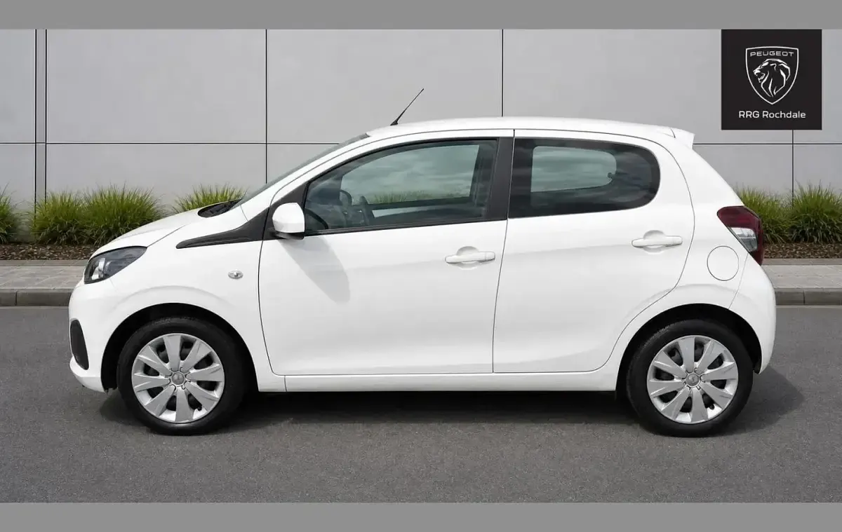 Used Peugeot 108 Active 71 HP (52 kW) 2018 White Hatchback