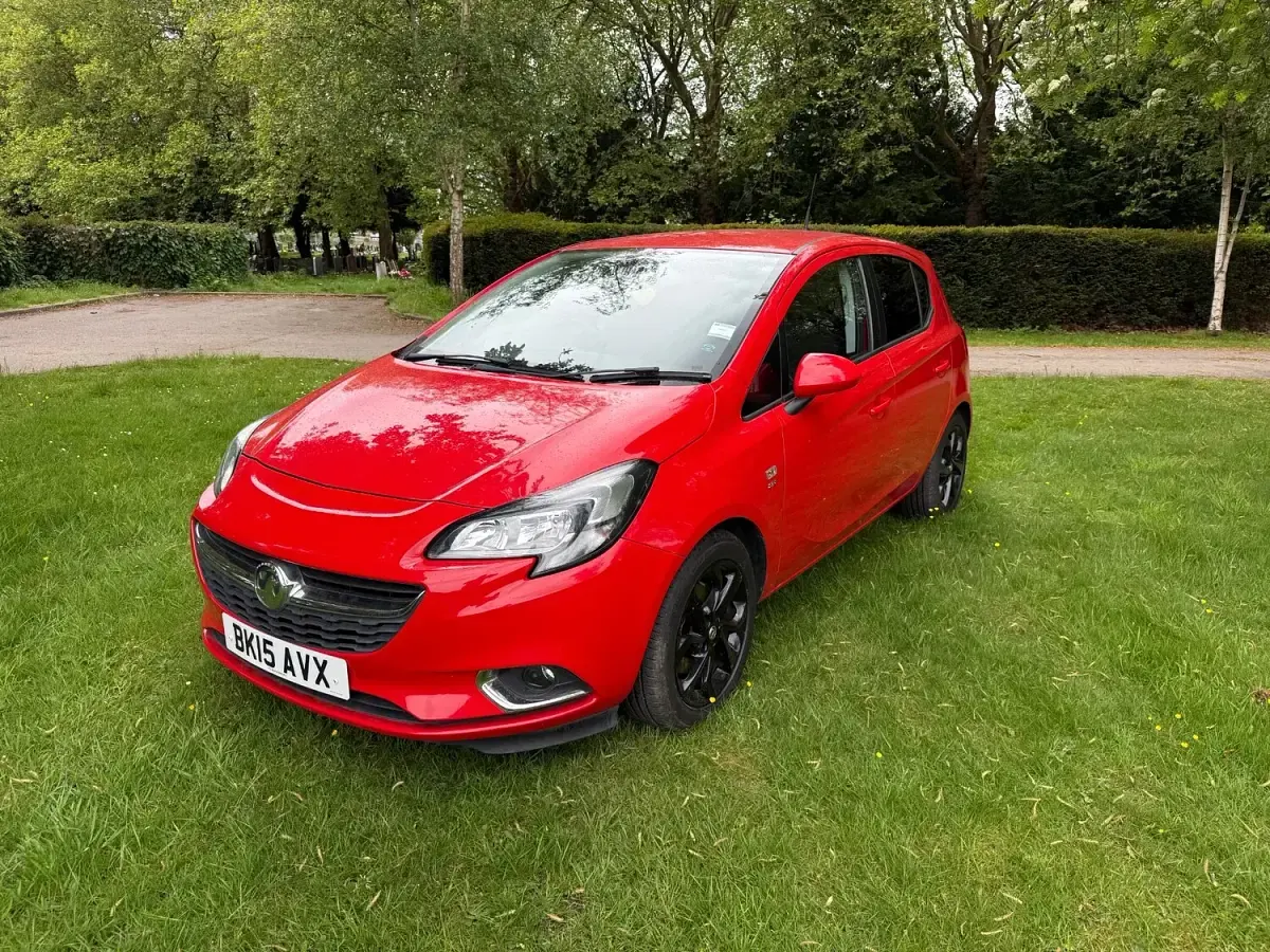 Used Vauxhall Corsa SRi 95 HP (69 kW) 2015 Red Hatchback