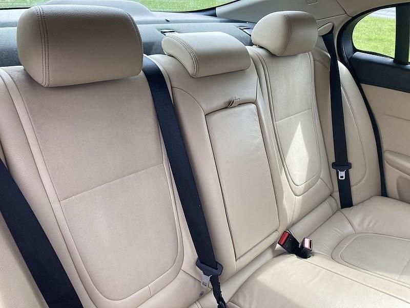 Used Jaguar XF Business Edition 163 HP (119 kW) 2012 Red Sedan