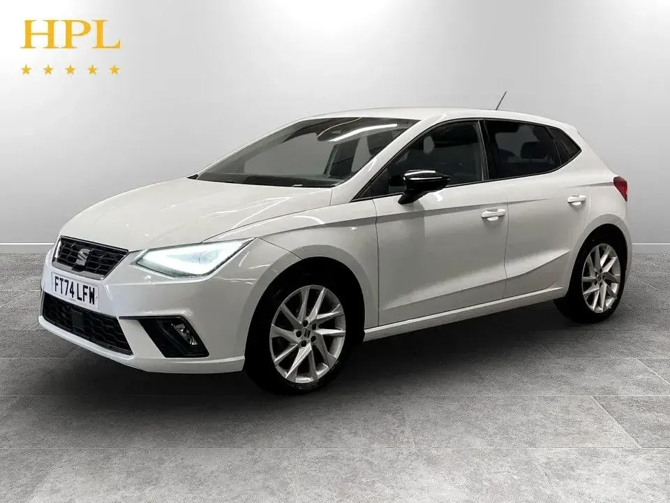 Usado Seat Ibiza FR 115 CV (84 kW) 2025 Blanco Utilitario