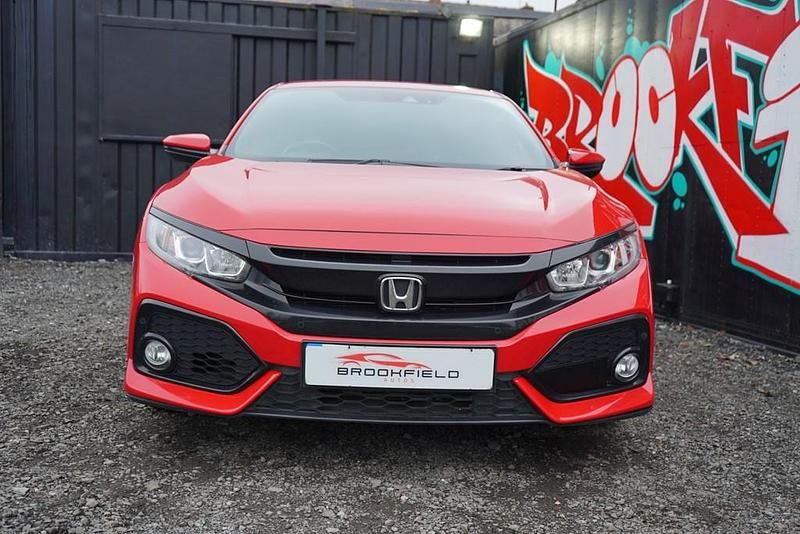 Used Honda Civic SR 129 HP (94 kW) 2017 Red Hatchback