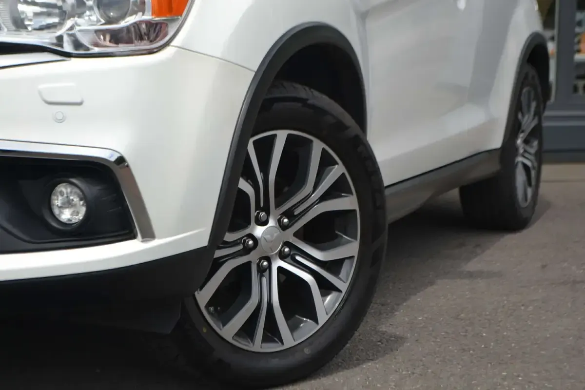 Used Mitsubishi ASX 150 HP (110 kW) 2018 White SUV