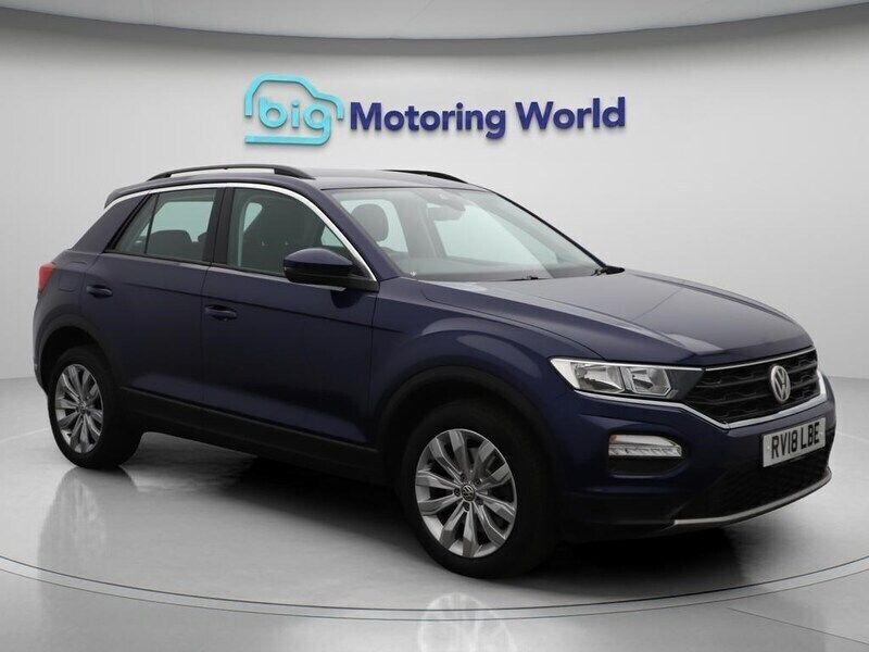 Blue Used 2018 VW T-Roc SE SUV | £13,300 (Fair price) - Image 1/4
