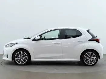 Used Toyota Yaris 116 HP (85 kW) 2023 White Hatchback